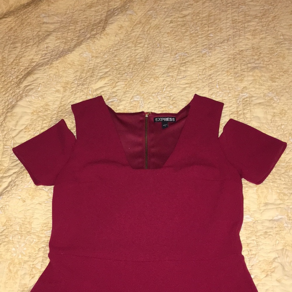 Express - Wine color cold-shoulder dress in EUC